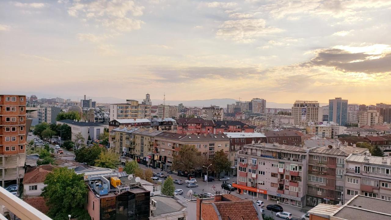 Spacious Downtown Apartment With A City View Pristina Eksteriør bilde