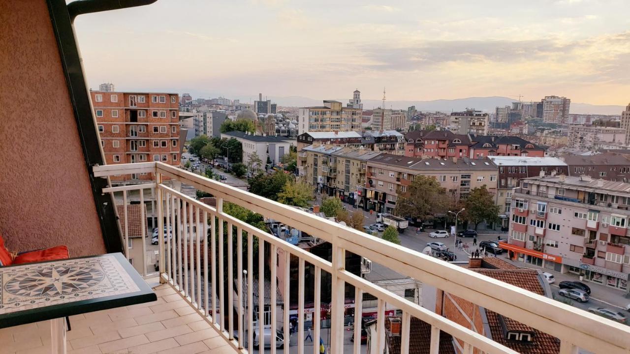 Spacious Downtown Apartment With A City View Pristina Eksteriør bilde